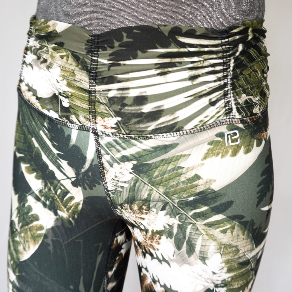 BODY LANGUAGE Tropical Print Leggings 7/8 Tights - Picture 6 of 7